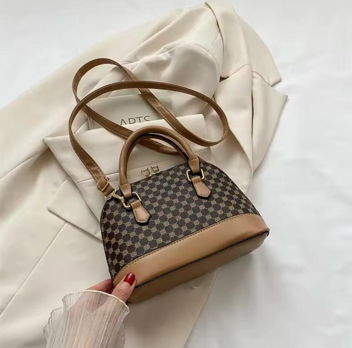 Fashionable Minimalist Shell Bag Hot Sale Of The Season Summer New Women's Trendy Single Shoulder Casual Crossbody Bag Polyester