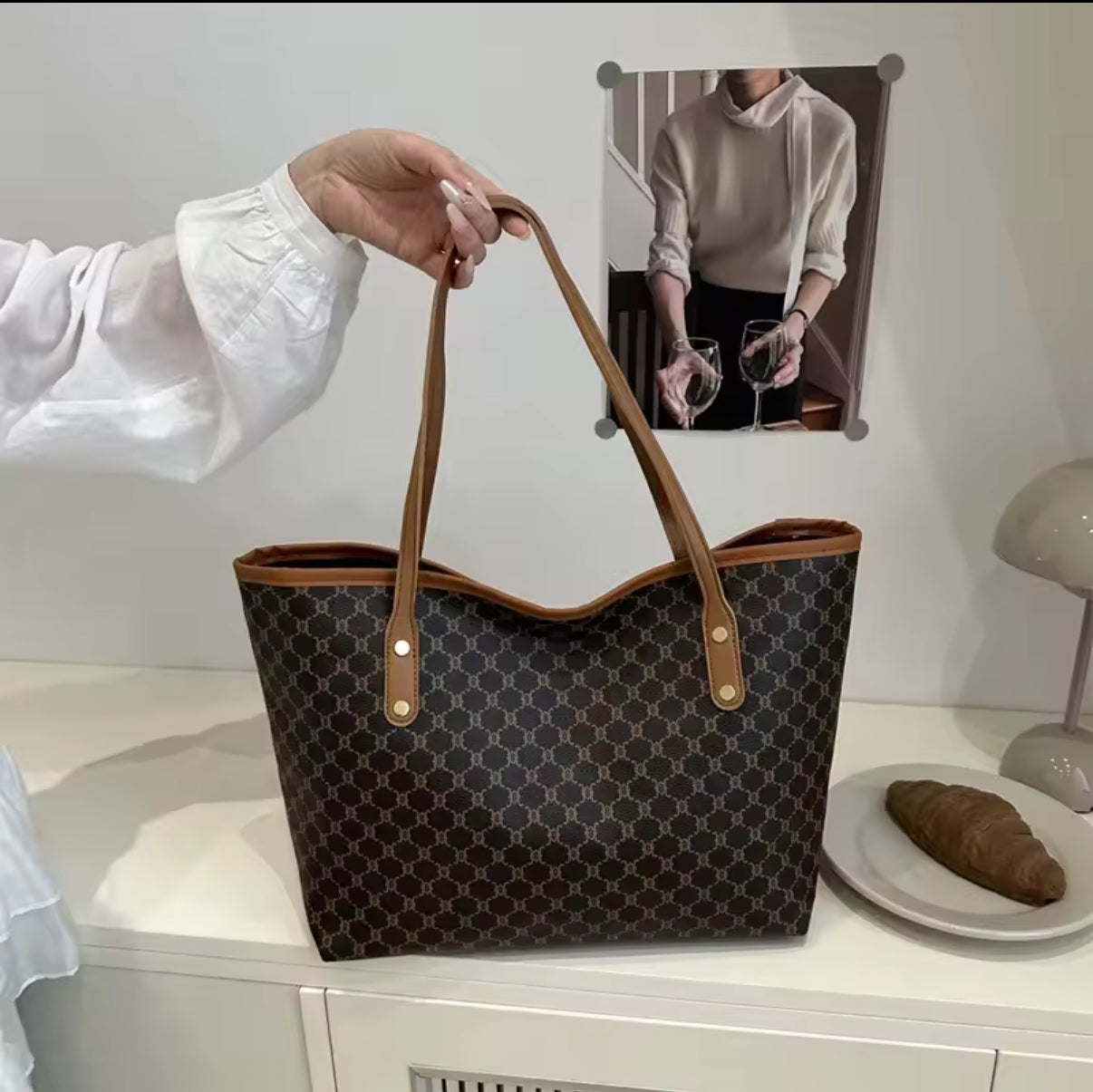 Large Capacity Commuter Women's Tote Bag Personality Mother-Child Fashion Trendy Soft Polyester Lining Zipper Closure Handbag