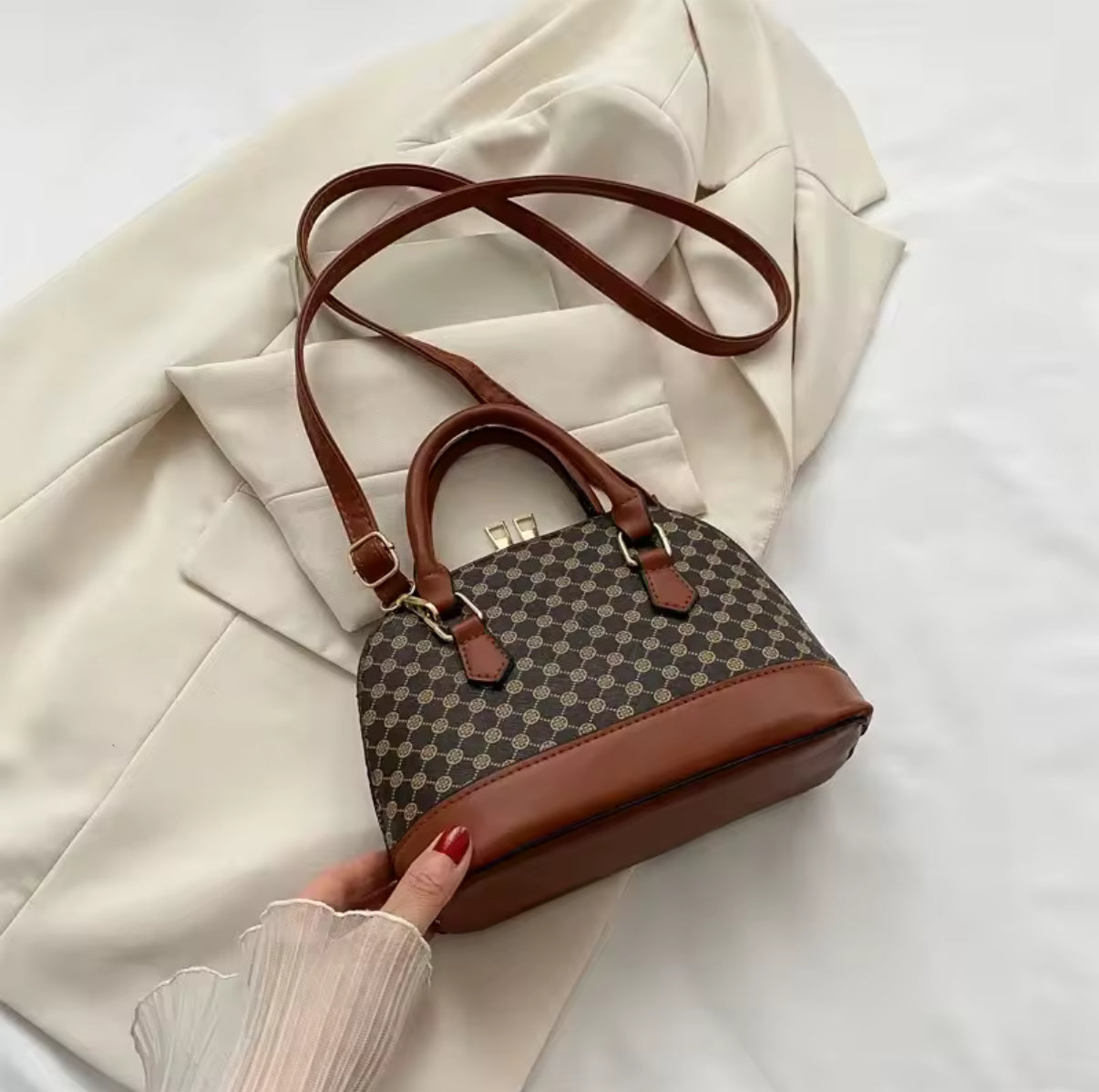 Fashionable Minimalist Shell Bag Hot Sale Of The Season Summer New Women's Trendy Single Shoulder Casual Crossbody Bag Polyester