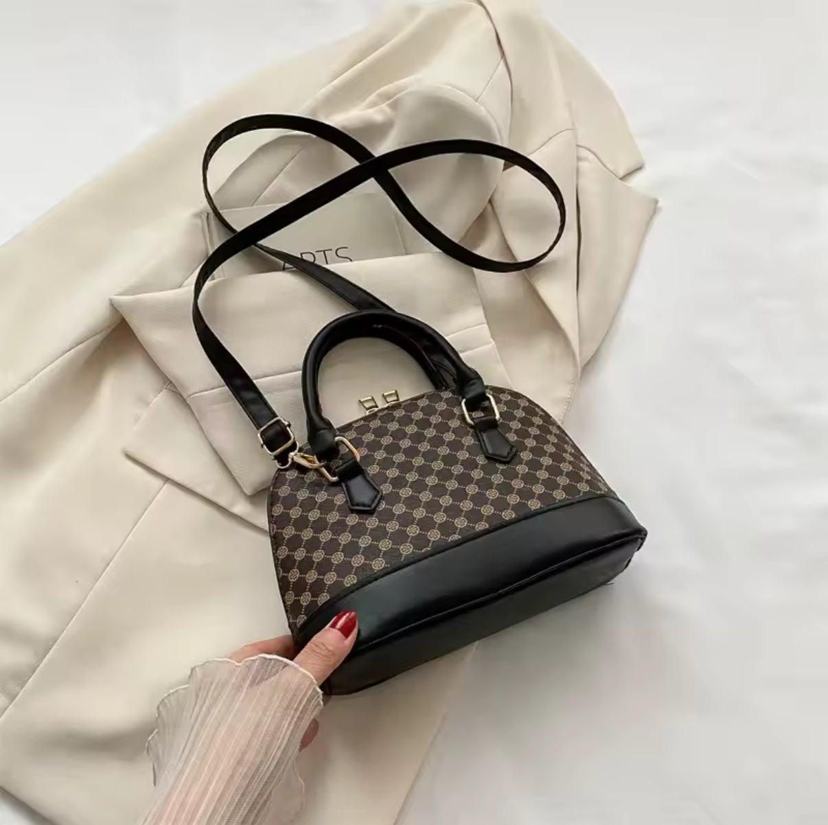 Fashionable Minimalist Shell Bag Hot Sale Of The Season Summer New Women's Trendy Single Shoulder Casual Crossbody Bag Polyester